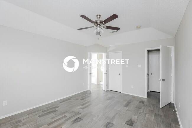 Building Photo - 3 Bedroom Pet-Friendly Home in Burleson, TX with Main Street Renewal