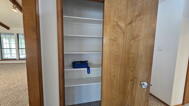 Building Photo - 1700 Kendolph Dr