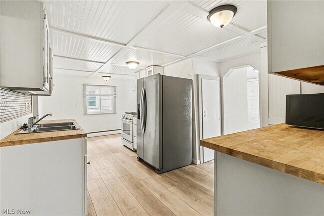 Building Photo - 5425 Ohio St