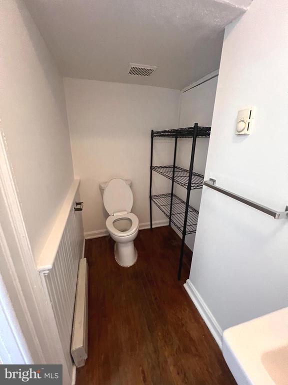 Building Photo - 400 E Washington St