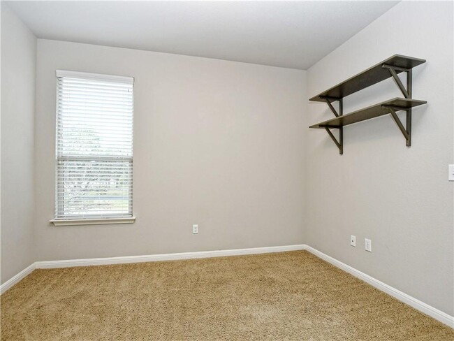 Building Photo - 7709 Menchaca Rd