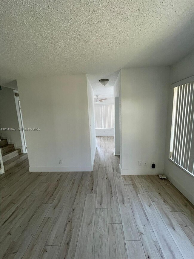 Building Photo - 2580 Coral Springs Dr