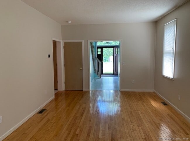 Building Photo - 16 Ancient Hwy