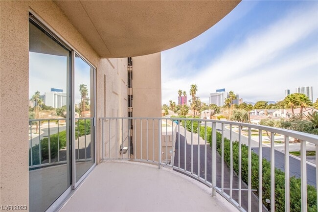 Building Photo - 3111 Bel Air Dr