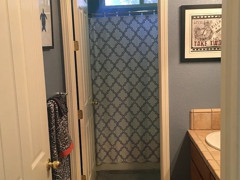 Bath #3 - 1098 Columbus Way