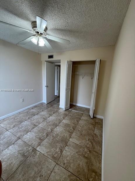 Building Photo - 9678 Fontainebleau Blvd