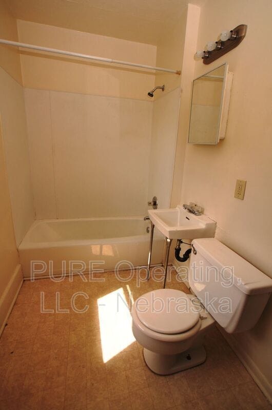 Building Photo - 1474 Spencer St