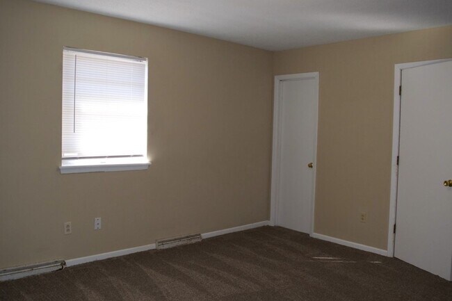 Building Photo - 4812 E Schooner Rd