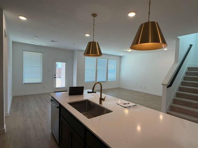 Building Photo - 1901 Jamestown Wy