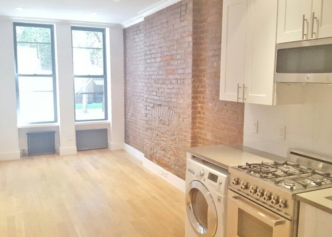 Interior Photo - 228 East 27th Street
