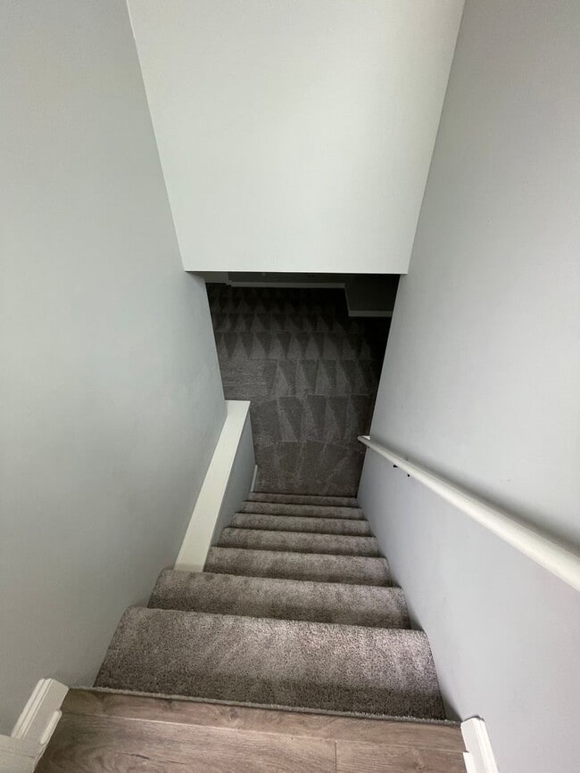 Building Photo - 3419 Laughlin St