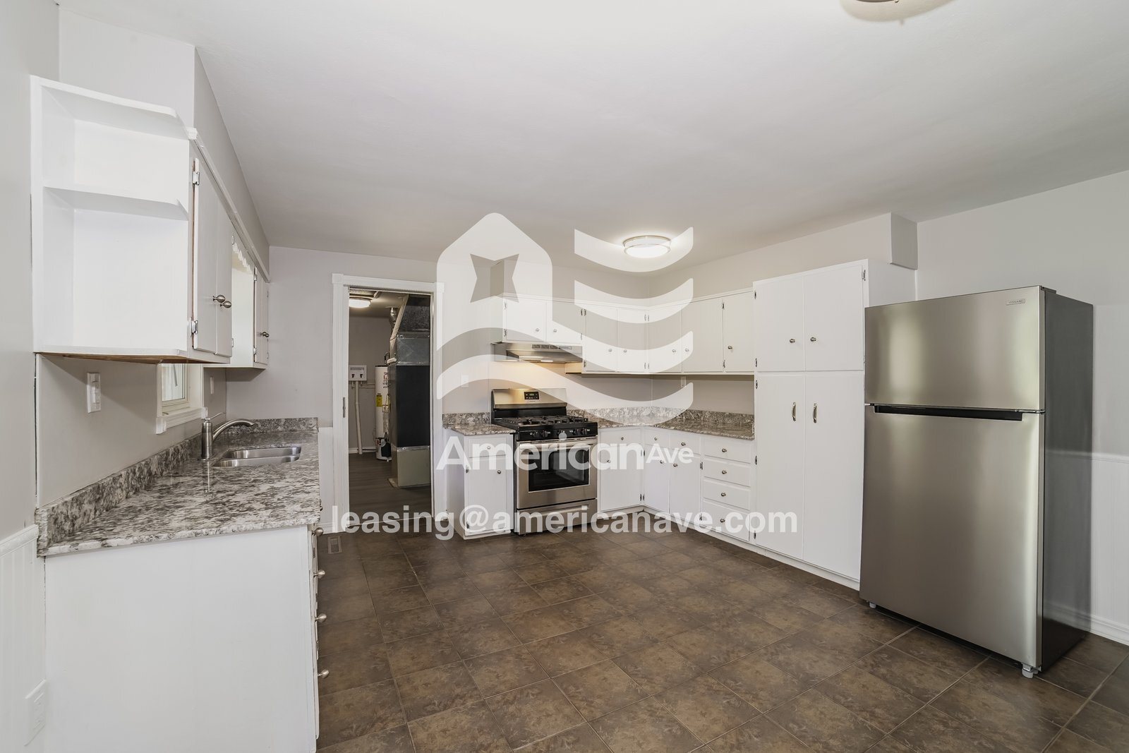 Building Photo - 2221 N Northcrest Dr