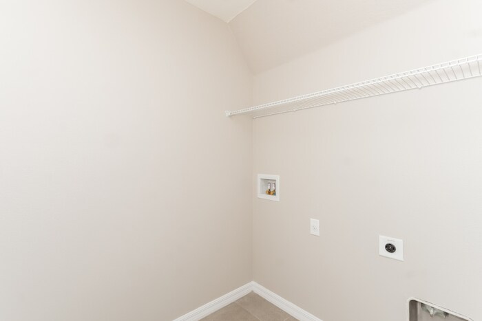 Building Photo - 3221 S Northview Rd