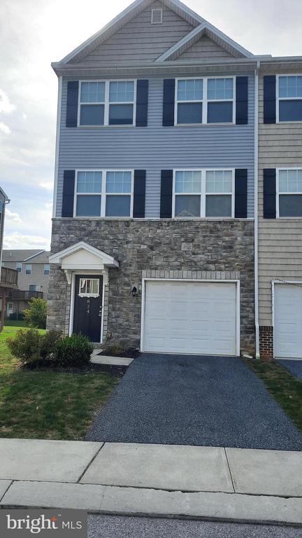 Building Photo - 834 Admiral's Quay Dr