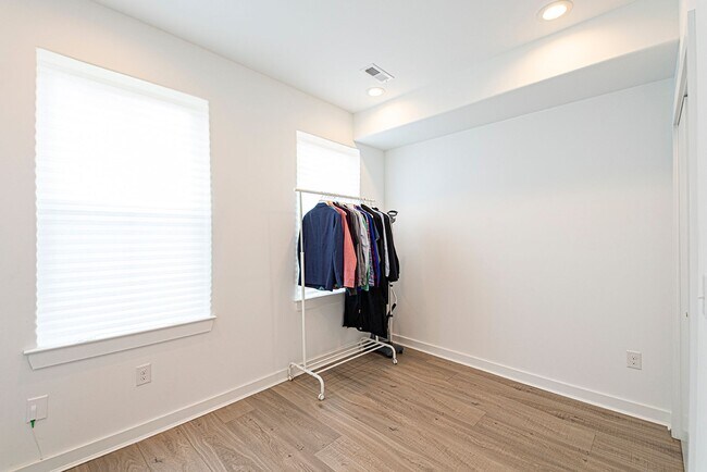 Building Photo - Four Bed Point Breeze Home