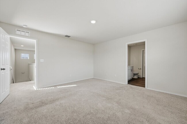 Building Photo - 553 Autumn Blaze