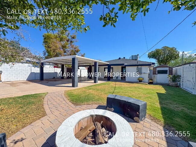 Building Photo - 1230 E Almeria Rd
