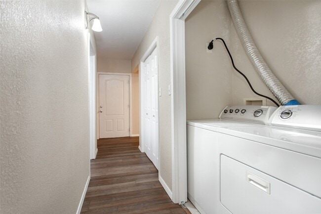 Building Photo - 111 S Henderson Ave