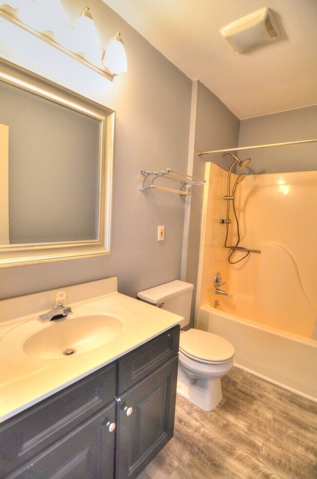 Building Photo - Centrally Located 2 Bedroom In Hillsborough With Great Updates!