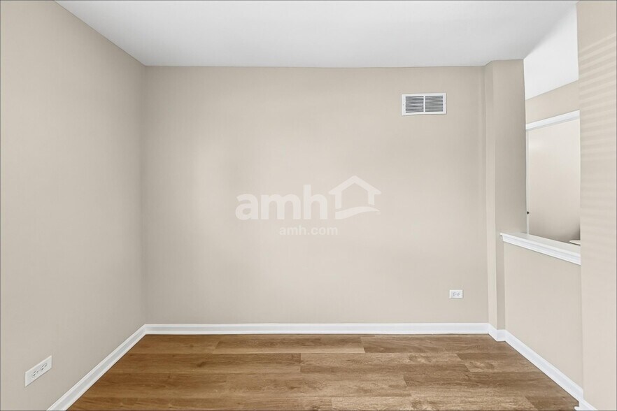 Building Photo - 6408 Roth Dr