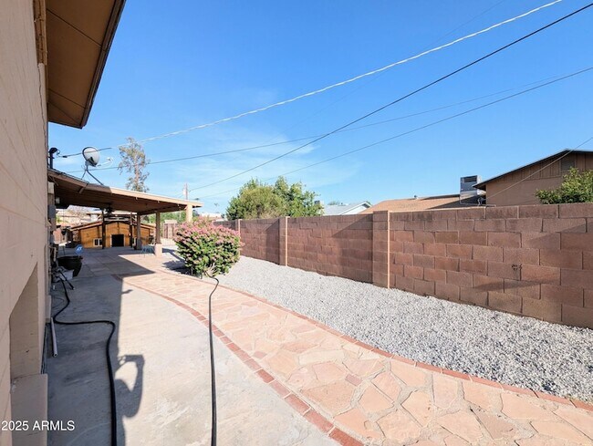 Building Photo - 4019 W San Miguel Ave