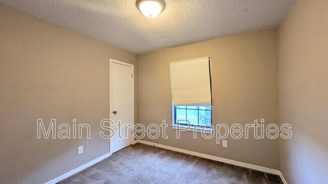 Building Photo - 7524 Sandy Creek Dr