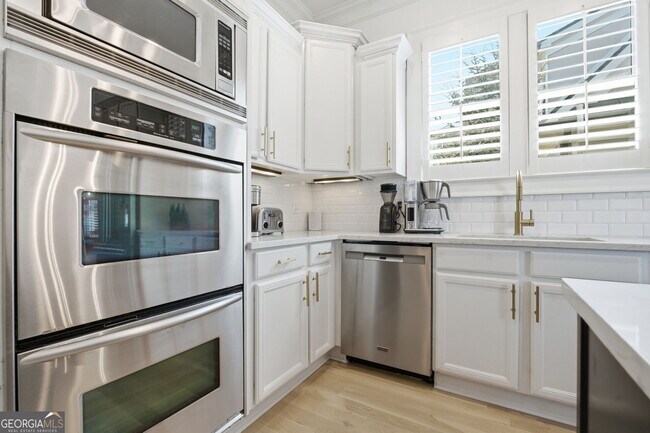 Building Photo - 5451 Autumn Flame Dr NE