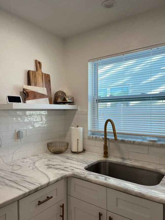 Building Photo - Stunning Seminole Home with Private Pool | 3 Bed / 2 Bath