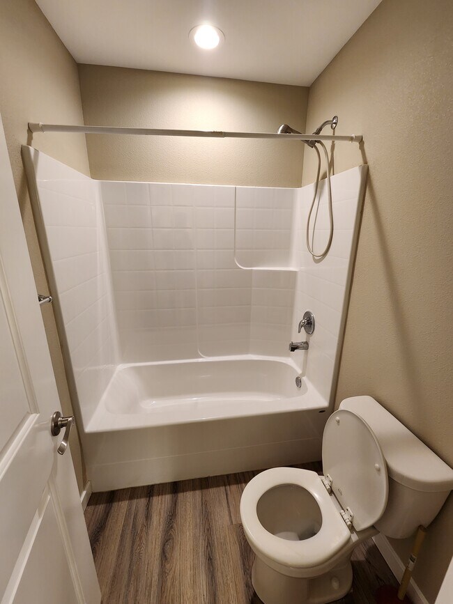 Bathroom - 958 152nd St E