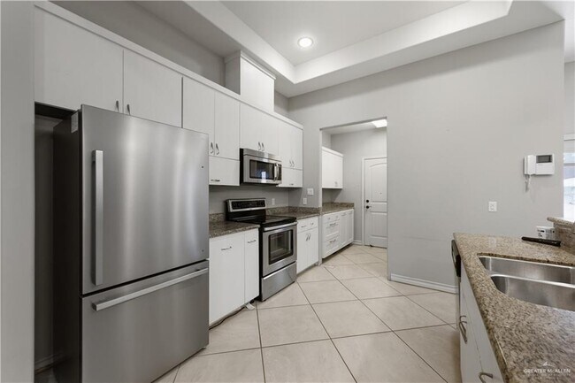 Building Photo - 1807 S Villa Real Dr
