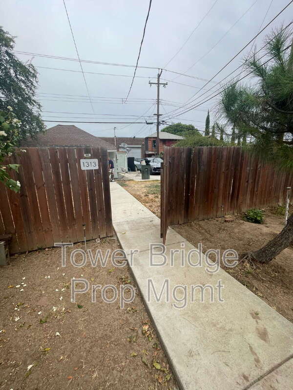 Building Photo - 1313 Lochbrae Rd