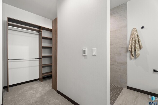 Building Photo - 1113 S Foss Ave