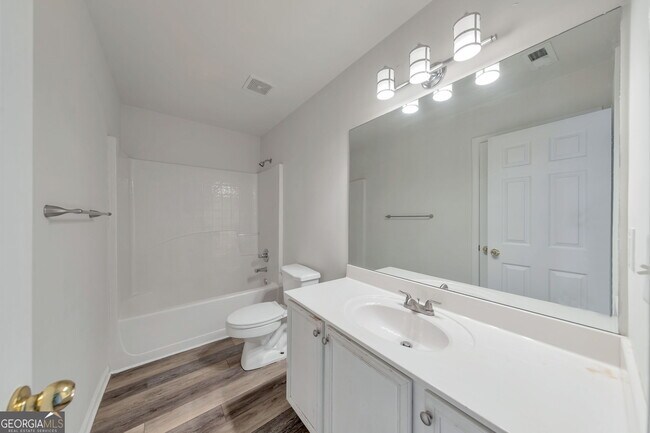 Building Photo - 196 Highland Falls Dr