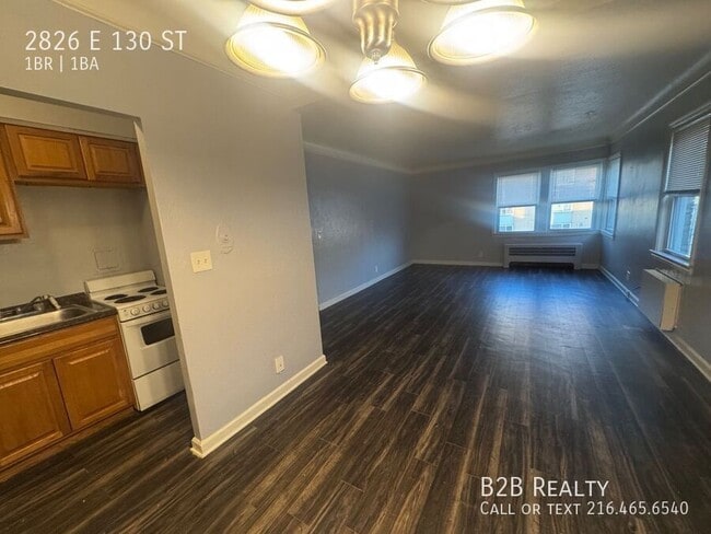 Building Photo - 2826 E 130th St