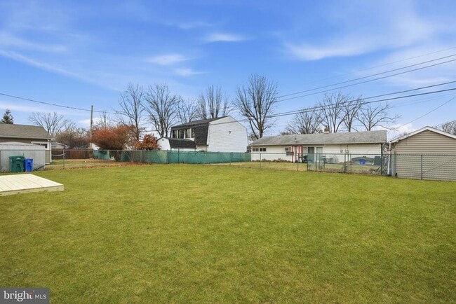 Building Photo - 65 Oaktree Dr