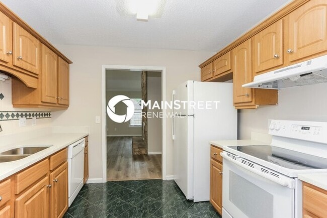 Building Photo - 3 Bedroom Pet-Friendly Home in FLEMING ISLAND, FL with Main Street Renewal