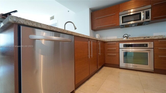 Building Photo - 2641 N Flamingo Rd