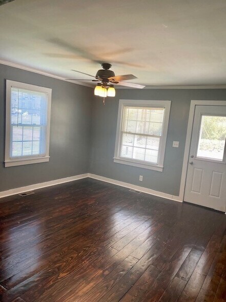 Building Photo - 112 Polk St