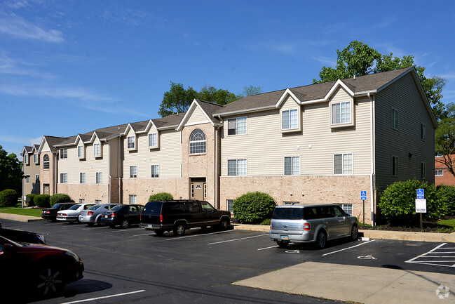 Primary Photo - Roosevelt Commons