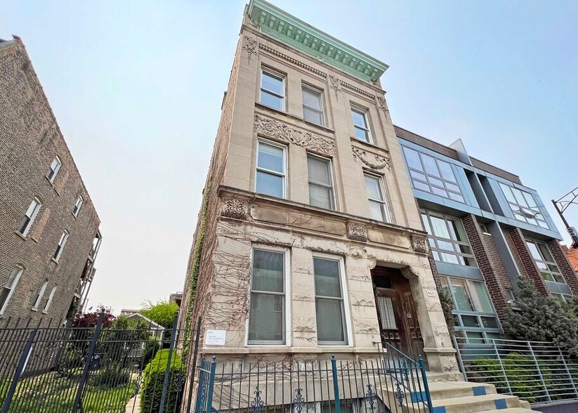 Primary Photo - 952 N Noble St
