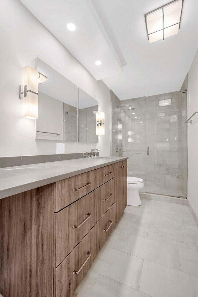 Building Photo - 30 E Huron St