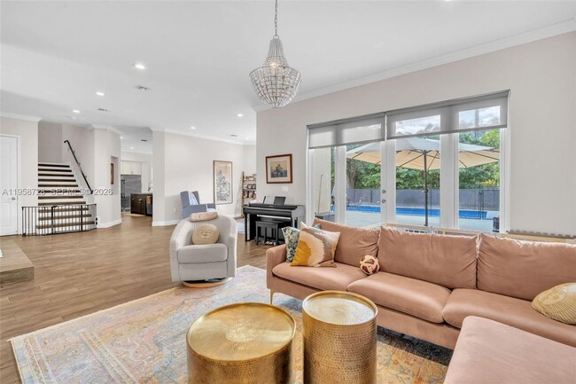 Building Photo - 545 Forest View Cir