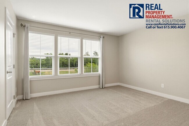 Building Photo - Great 4 bd 2.5 ba with attached garage and large deck!