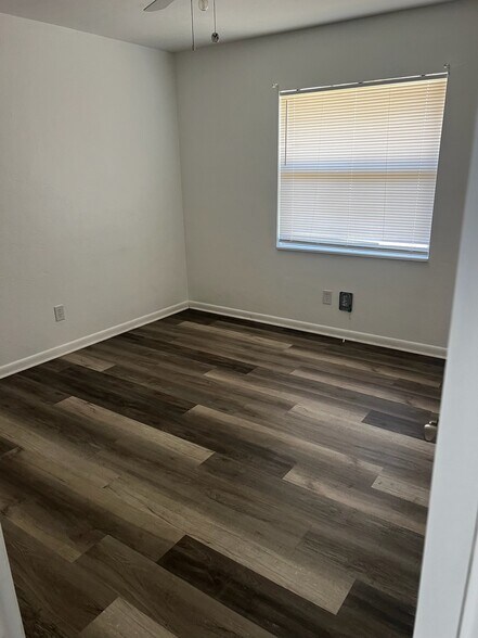 Building Photo - 3950 SE 19th Ave