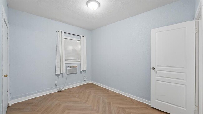 Building Photo - 234 Princeton Ave