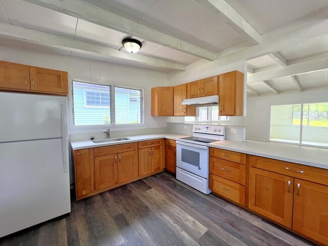Primary Photo - Peaceful Manoa - Spacious three bedroom, o...