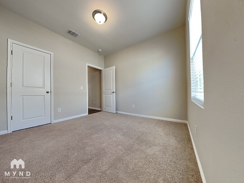 Building Photo - 12608 Henry Clay Dr