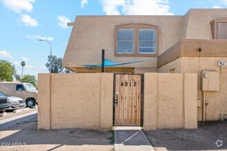 Building Photo - 4012 S 44th Pl