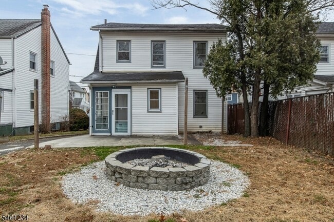 Building Photo - 1442 Highland Ave