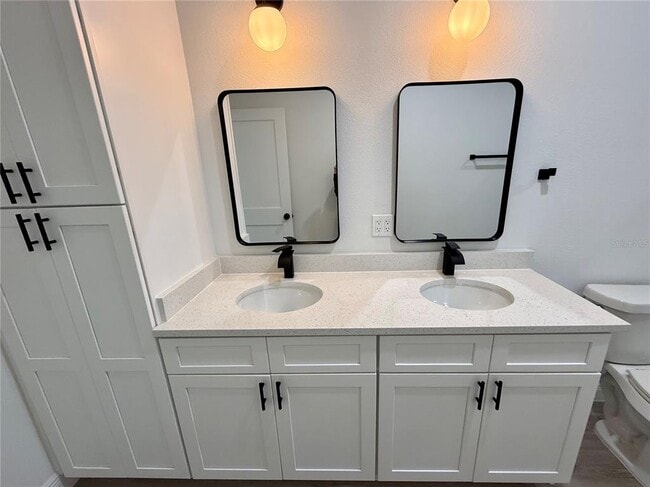 Building Photo - 1393 W Lorraine Dr